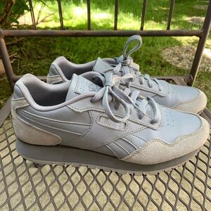 Reebok Purple Lilac Suede Leather Classic Athletic Sneaker 8-1/2 Women’s